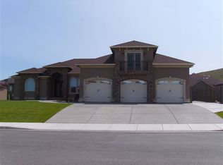 667 Nuvola Vista Ct, Richland, WA 99352