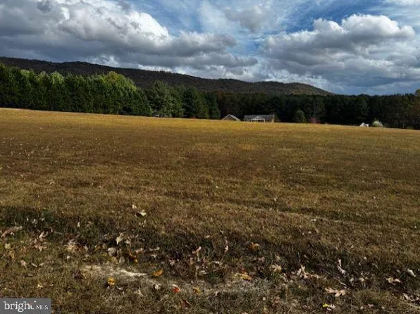 Jeep Ln, Elkton, VA 22827