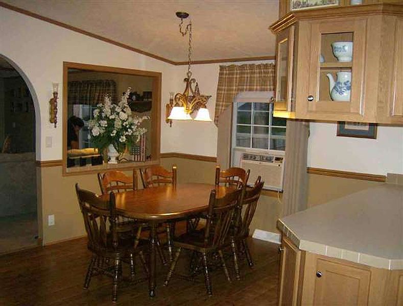 4th image of 521 DRIFTING RIDGE Road