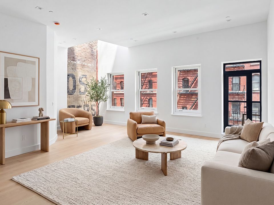 1st image of 460 Greenwich St APT 5