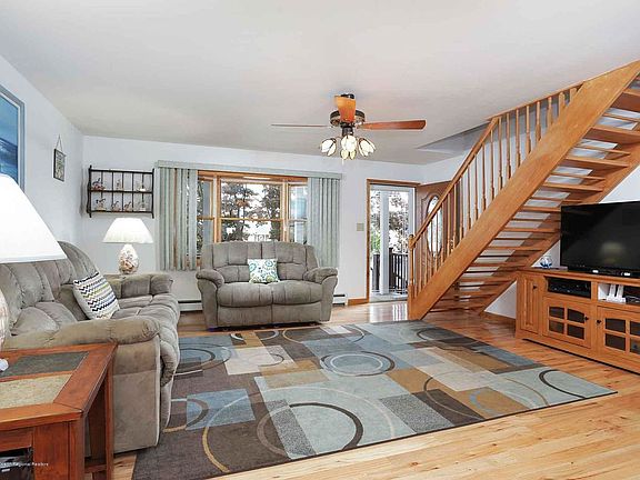 2nd image of 33 Lagoon Dr W