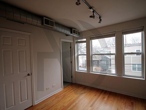 3rd image of 2520 W Leland Ave #2520C12