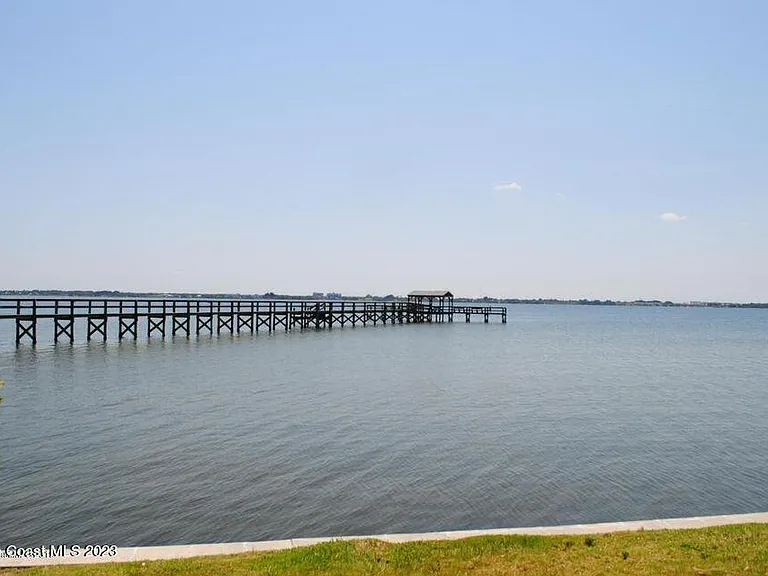 3243 Beach View Way — Photo 24