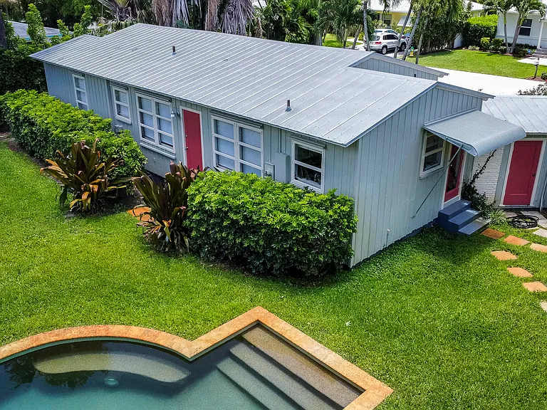 15 N Swinton Cir — Photo 15