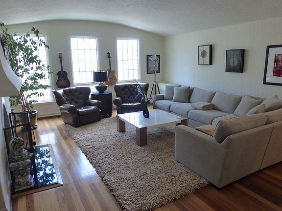 3rd image of 2210 Jackson St #101