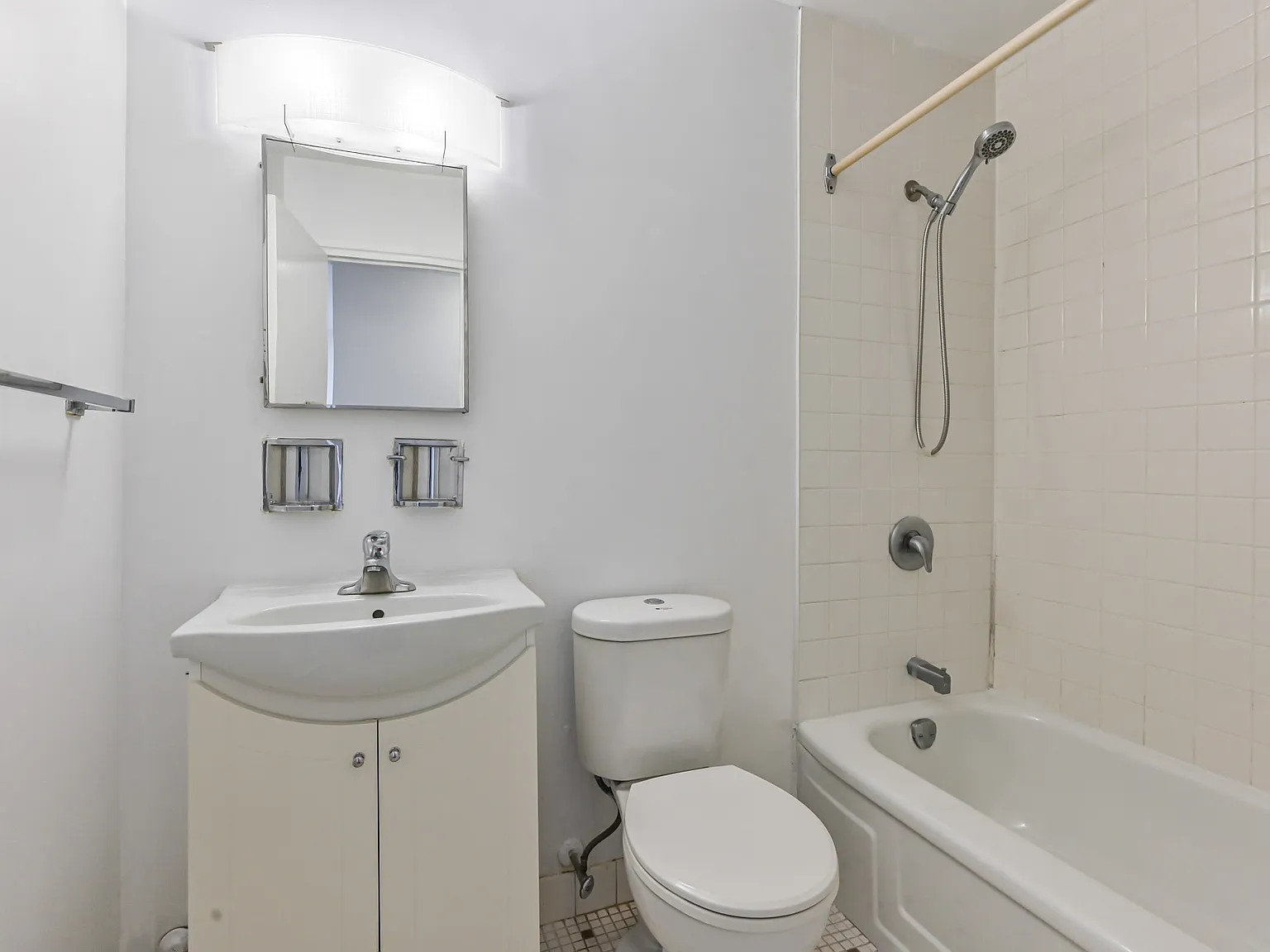 Davisville Tower — Photo 3