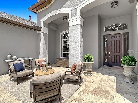 3rd image of 1439 BEACONSFIELD DRIVE