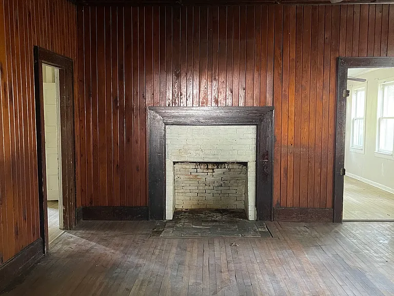 305 J.t. Polk Dr — Photo 6