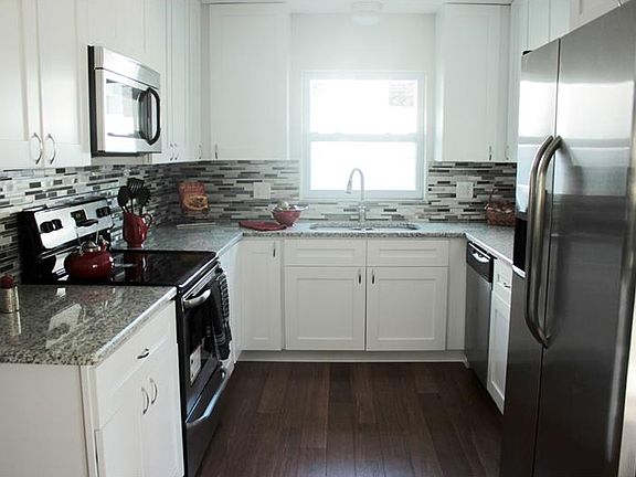5th image of 334 36th Ave NE