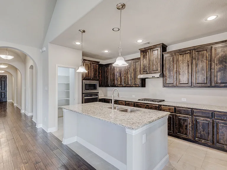 15609 Canyon Rdg — Photo 4