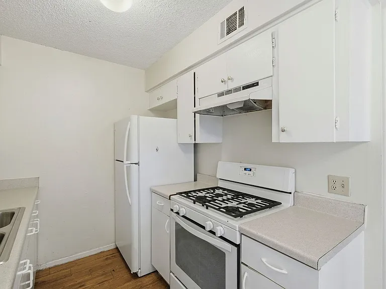 2319 Greenfield Pkwy — Photo 39
