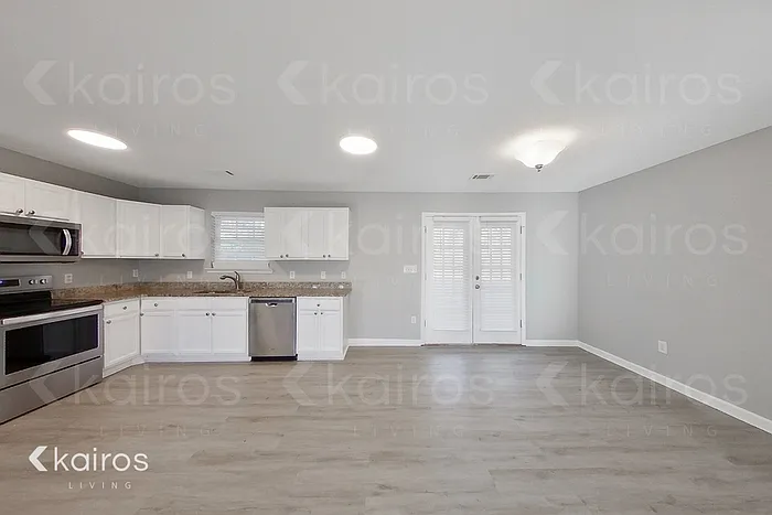 334 Amanda Dr — Photo 6