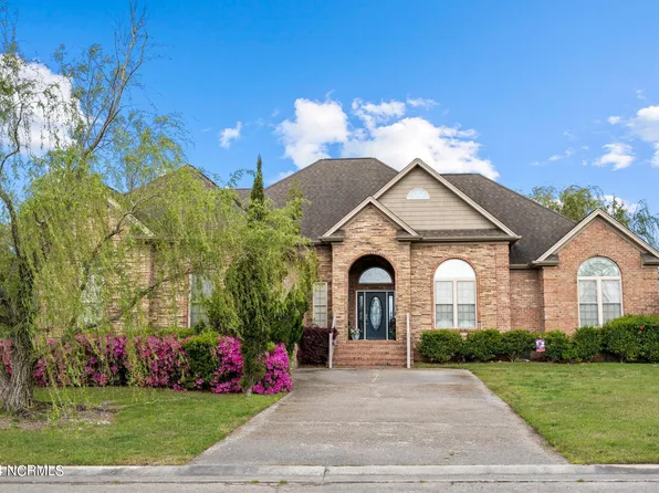 986 Highlands Drive, Hampstead, NC 28443