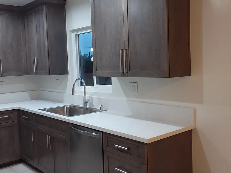 2732 Arlington Ave — Photo 3
