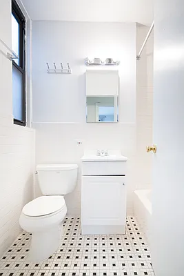 Rented by Nest Seekers International | media 8