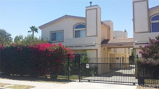1st image of 7337 Balboa Blvd Unit 6