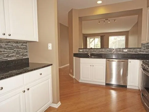 3089 Kentshire Cir, Naperville, IL 60564