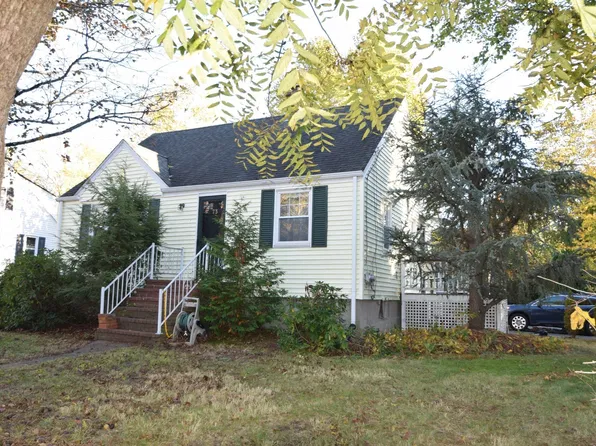 73 Chestnut Cir, Randolph, MA 02368