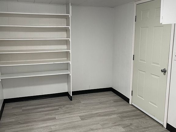 4th image of 707 Sanford Ave