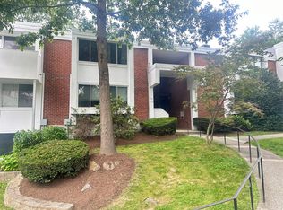 712 Colony Dr, Hartsdale, NY 10530