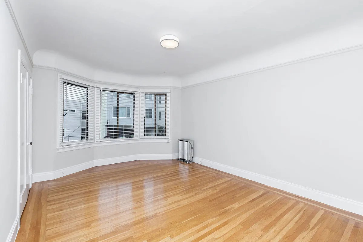 Building Photo - 337 10th Avenue