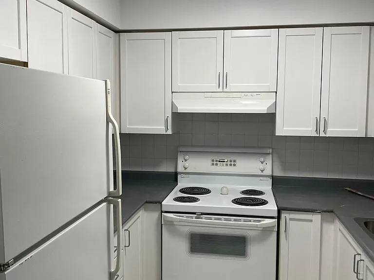 35 Finch Ave E #Penthouse 201 — Photo 5