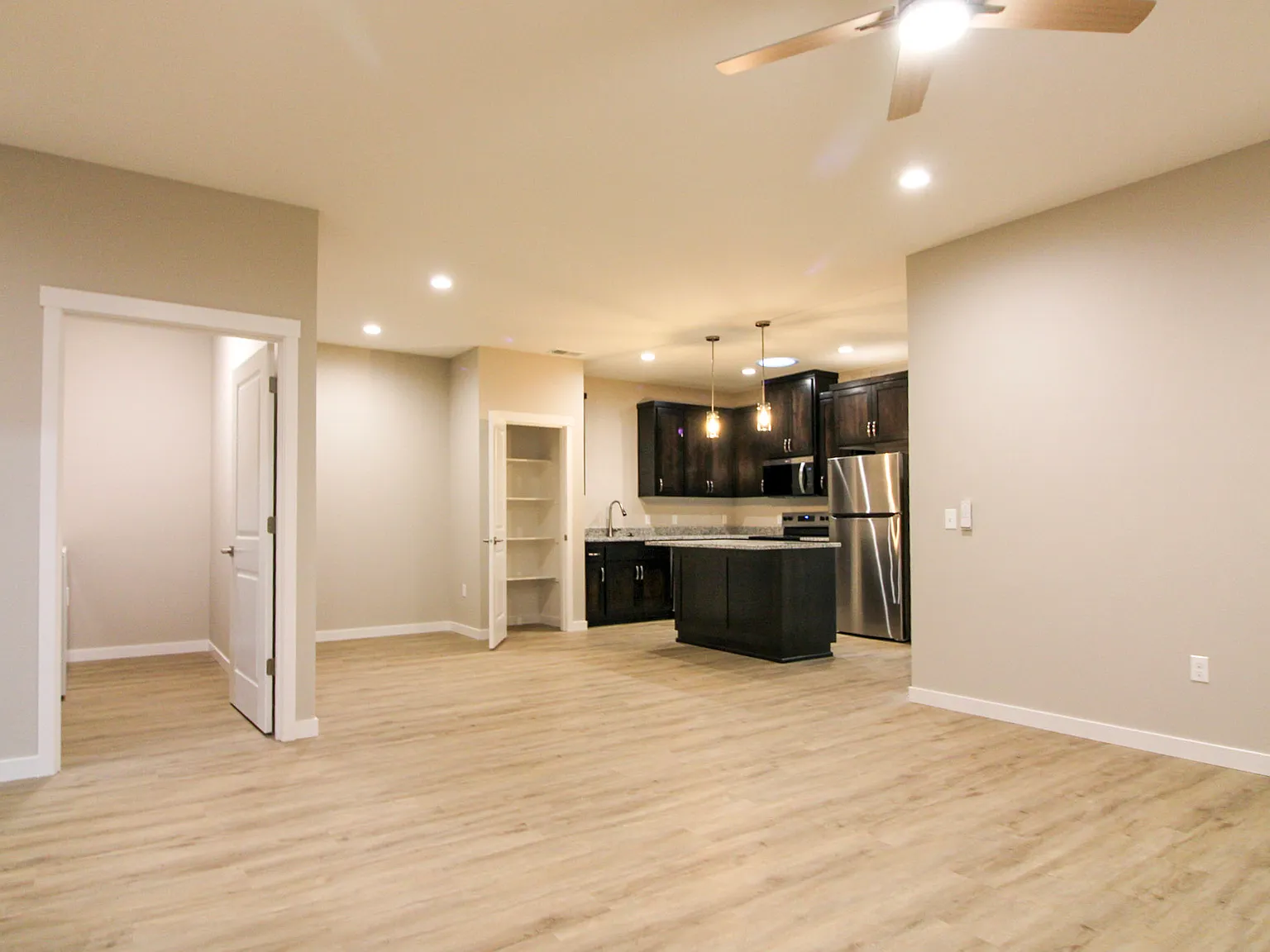 3 bed, 1328 sqft, $2,250 — Photo 3