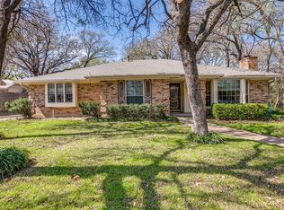 2802 Woodside Dr, Arlington, TX 76016