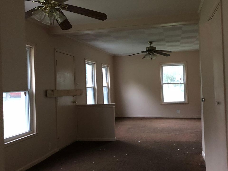 2nd image of 21031 Doepfer Rd