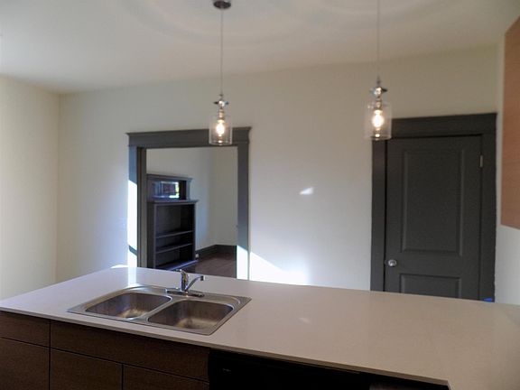 2nd image of 4158-4160 De Tonty St