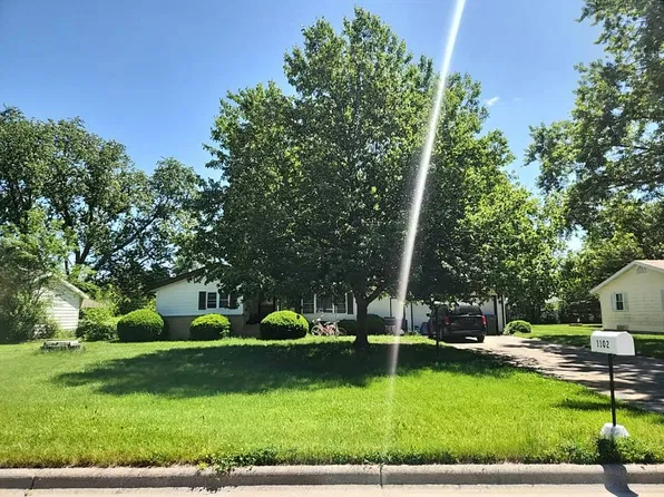 1102 S 14th St, Goshen, IN 46526