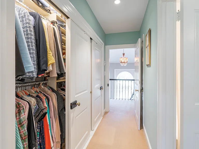 601 Harriton Rd — Photo 47