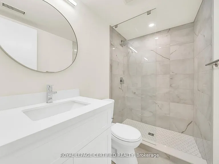 5016 Natkarni Cres #LOWER — Photo 13