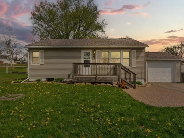 406 8th Ave W, Ellendale, MN 56026