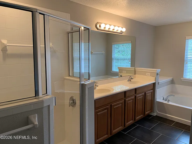 3740 Creswick Cir #8 — Photo 16