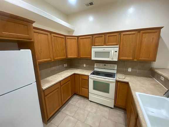 5th image of 578 Belhaven Way