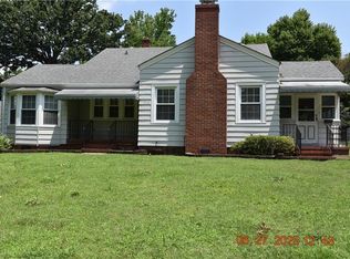 1316 Winstead Pl, Greensboro, NC 27408