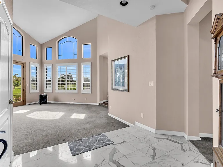 5640 Edgeview Dr — Photo 5