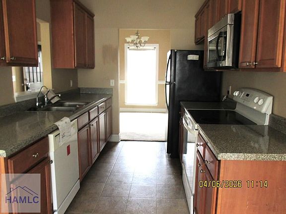 4th image of 1109 Sara Ln