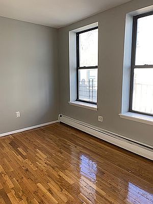 3rd image of 347 Lincoln Pl APT 1C