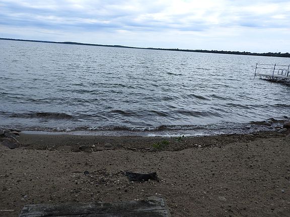 4th image of 836 Lake Shore Dr