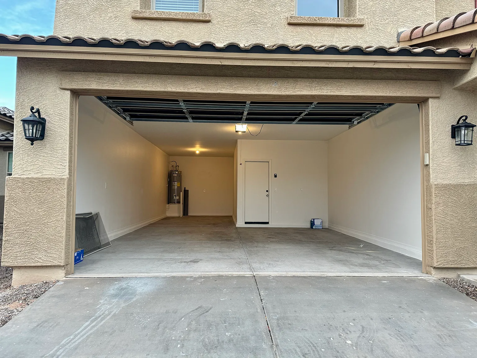 5 bed, 2900 sqft, $2,650 — Photo 2