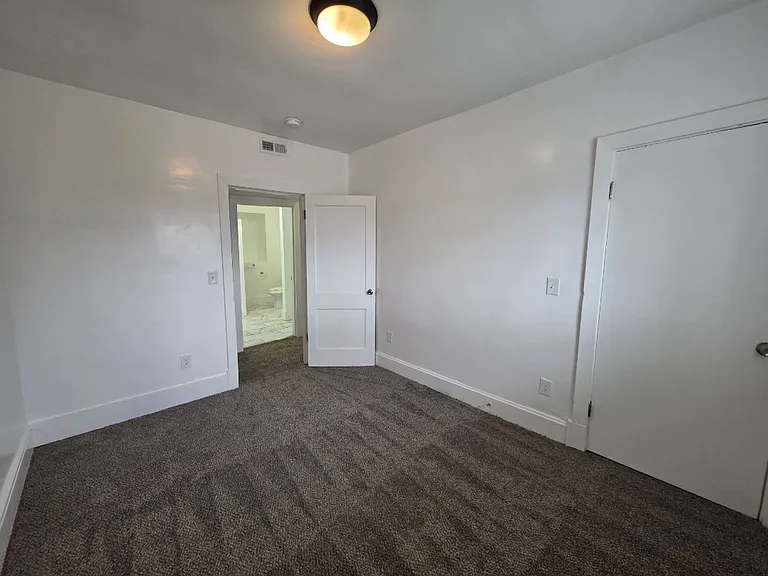 609 Fremont Ave #B — Photo 6