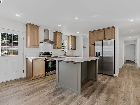 3rd image of 6811 NE 124th Ave