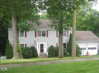 75 Pepperidge Cir, Stratford, CT 06614