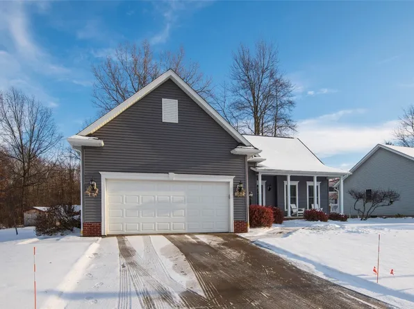4581 N Woods Dr, Erie, PA 16511