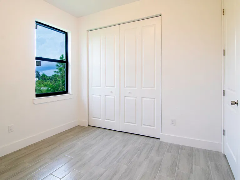 15633 Lakeland Cir — Photo 18