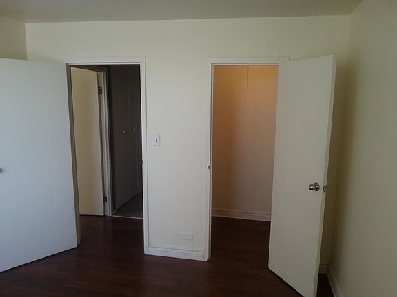 3rd image of 4300 W Ford City Dr #14