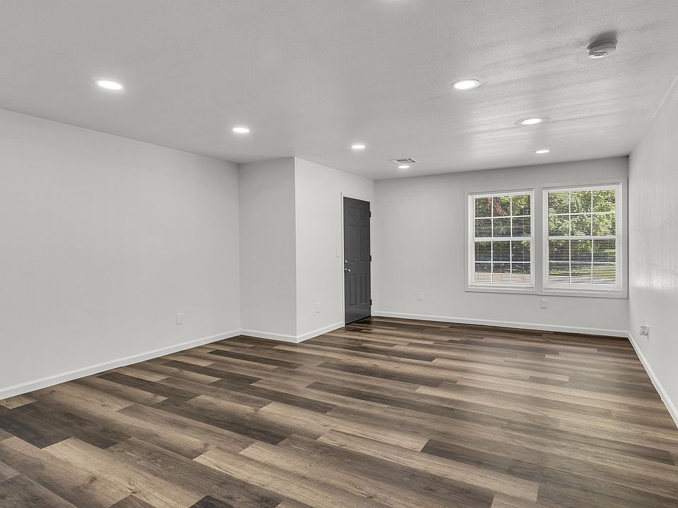 1st image of 321 W South Ave #17236437