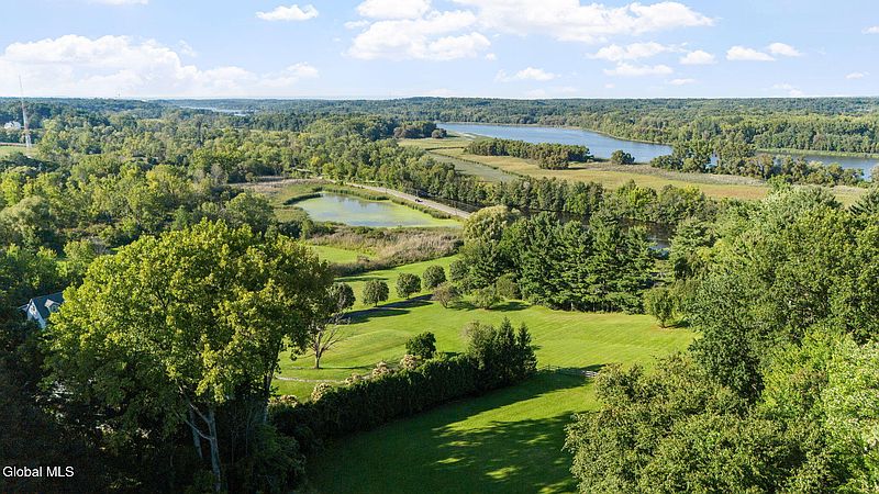 3rd image of 1047 Niskayuna Road